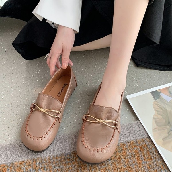 2021 autumn new Korean flat sole single shoes round head shallow mouth metal buckle soft bottom pea shoes fashion women's shoes wholesale 