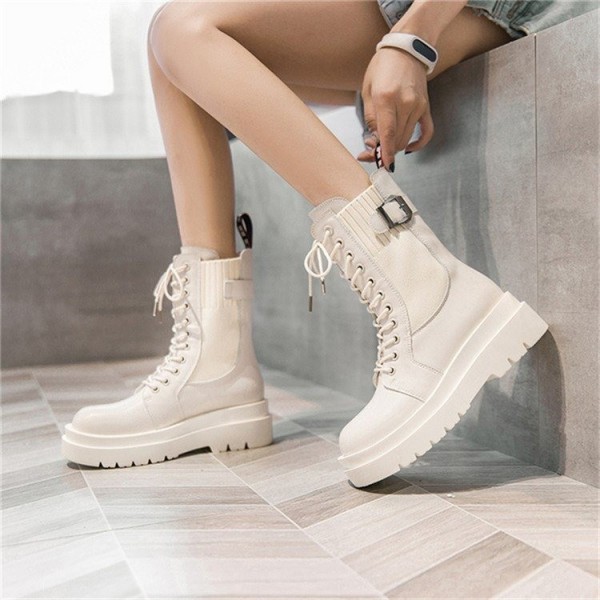 Fashion stitched motorcycle boots women's 2021 autumn and winter new ins fashion lace up British style thick bottom middle tube Martin boots 