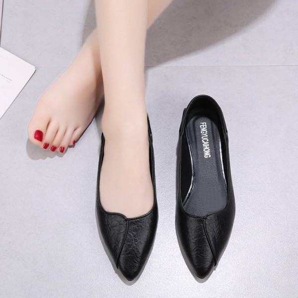 2021 summer new Korean flat shoes with pointed shallow mouth splicing single shoes wholesale of black soft soled professional women's shoes 