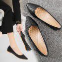 Working women's shoes spring and autumn comfortable shallow mouth single shoes 2021 Korean women's shoes soft bottom comfortable Doudou shoes large 41-43 