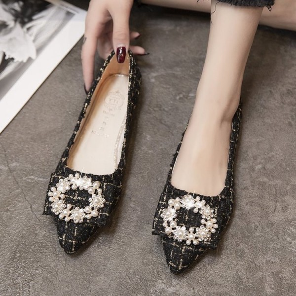 2021 spring new Korean flat shoes pointed shallow mouth pearl ball buckle single shoes lattice comfortable women's shoes wholesale 