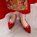 2021 spring new pointed shallow mouth flat shoes women's bow pearl flat heel shoes red wedding shoes wholesale 