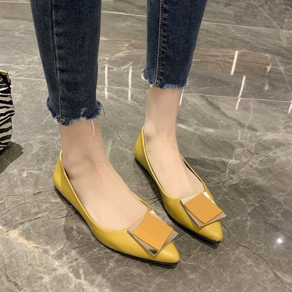2021 spring new Korean flat shoes women's pointed shallow mouth flat heel shoes fashion square buckle leather women's shoes wholesale 