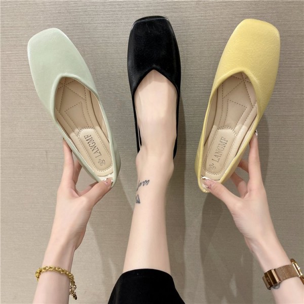 2021 summer new Korean flat sole single shoes with square head and shallow mouth, one foot pedaling Doudou shoes, fashion soft sole women's shoes wholesale 