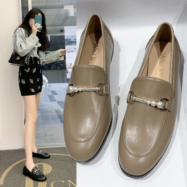 2021 spring new British style small leather shoes women's round head flat bottomed overshoe pea shoes pearl buckle single shoes wholesale 