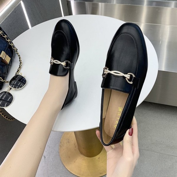 2021 spring new British style small leather shoes round head flat bottom cover foot pea shoes Rhinestone fashion women's shoes wholesale 