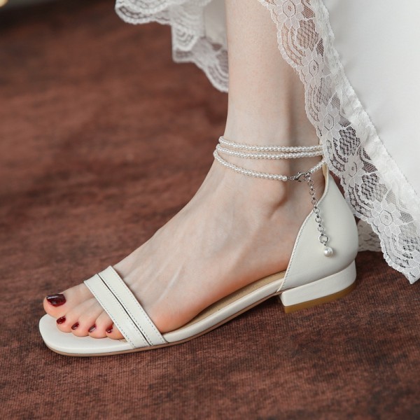 2021 summer new ins style French flat bottom square head exposed finger bag heel herringbone belt sandals pearl women's sandals 