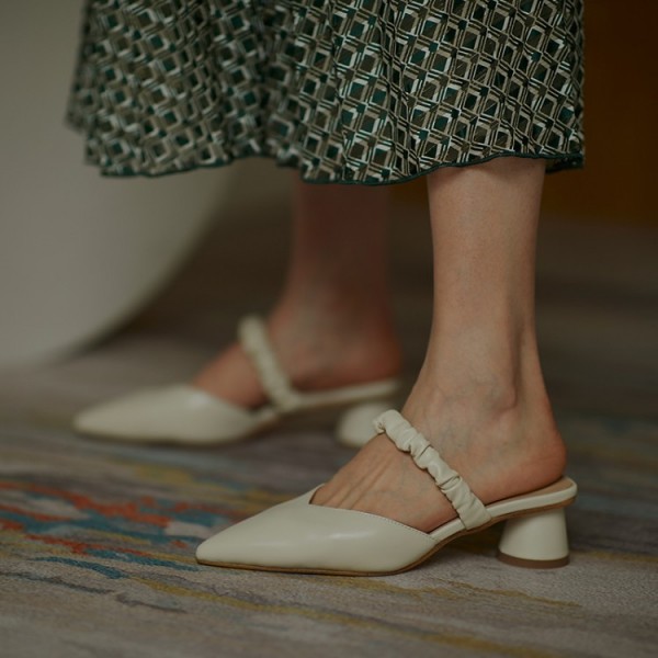 Summer 2020 women's wear medium heel thick heel Baotou Mueller comfortable women's shoes pointed fashion cowhide women's sandals 