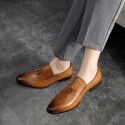 Personalized fashion tassel men's shoes breathable men's British pointed casual leather shoes one small leather shoes one hair substitute