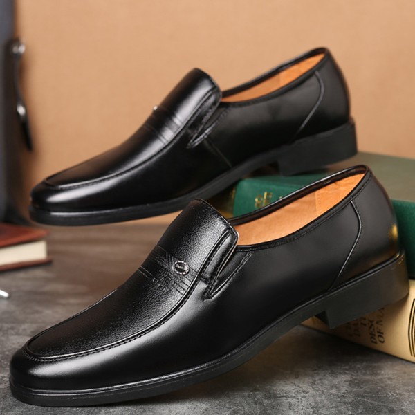 2021 new men's shoes gentlemen's formal business leather shoes banquet cross-border special casual shoes breathable, wear-resistant and anti-skid tide