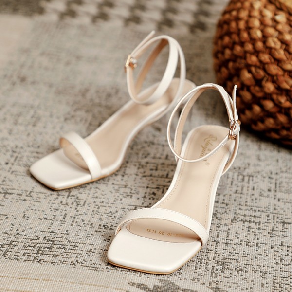 2021 new women's square head sandals summer flat belt buckle thick heels Korean fairy style shoes 