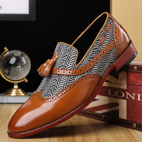 British Style Men's fashionable shoes with one foot, stitched hand carved and breathable flowing sulefour leather shoes are popular, and one is issued on behalf of others 