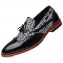 British Style Men's fashionable shoes with one foot, stitched hand carved and breathable flowing sulefour leather shoes are popular, and one is issued on behalf of others 