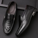 2021 new leather men's shoes soft bottom breathable pea shoes crocodile anti slip youth lazy shoes date driving 