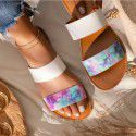 Amazon cross border large size sandals women's 2020 summer metal decorative clip toe flat bottom European and American popular sandals sandals sandals