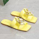 European and American foreign trade flat bottom chain decorative flat slippers women's large square head wearing beach sandals slippers