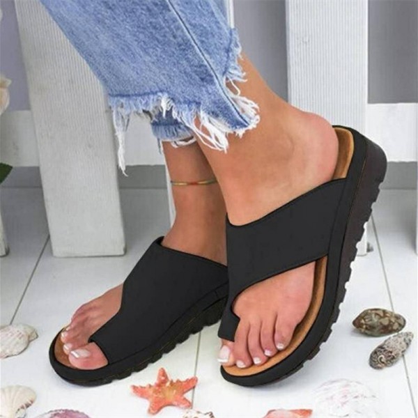 A pair of Amazon external leather slippers with sloping heels and toe sandals, women's foreign trade large women's shoes, spot 40-43