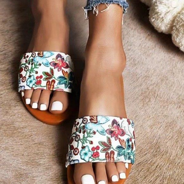 Cross border large flower color matching summer sandals 2022 new European and American women's flat bottomed beach slippers
