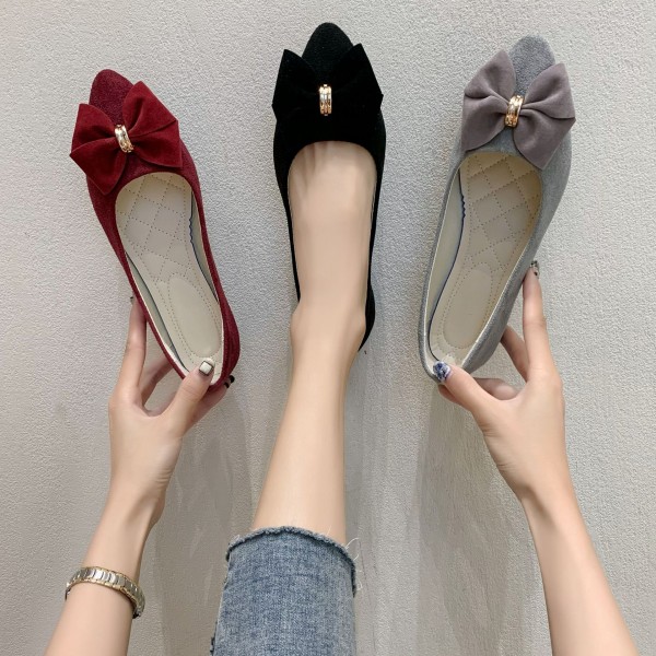 2022 spring and autumn new British style women's flat sole single shoes bow suede casual Doudou shoes shallow mouth single shoes large