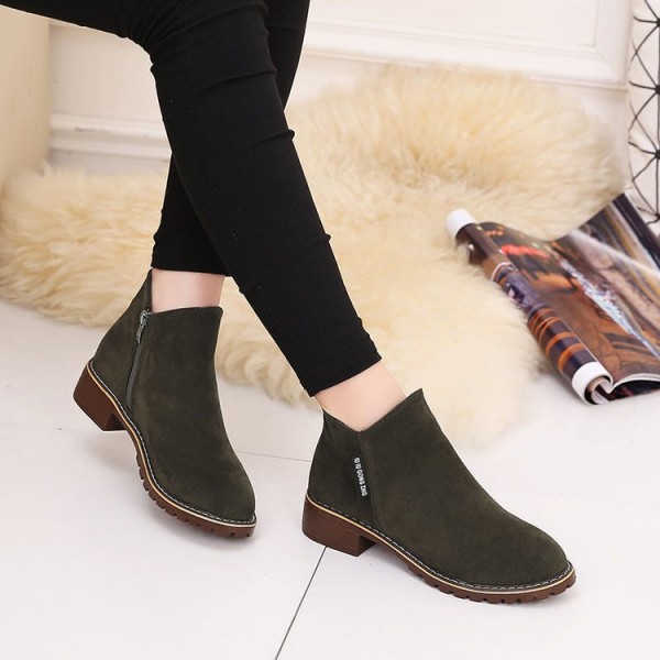 Cross border women's shoes foreign trade large size Martin boots, versatile short tube women's boots, medium thick heel frosted single boots and bare boots are sold by manufacturers