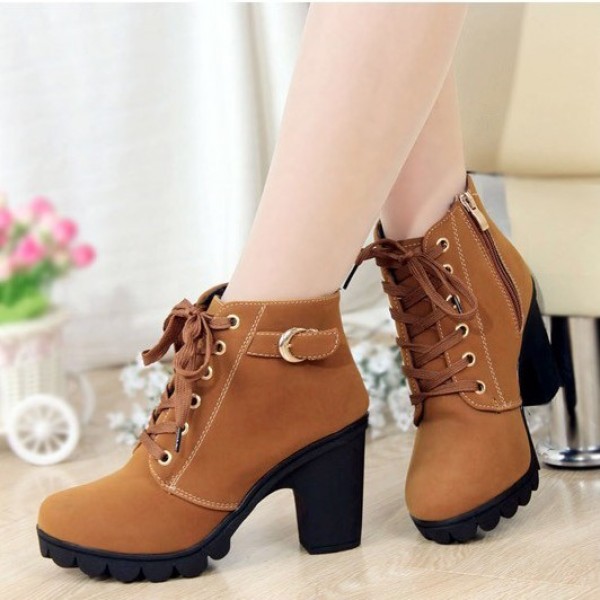 Autumn and winter 2018 new high heel thick heel casual warm women's boots thick bottom round head short boots foreign trade large Martin boots