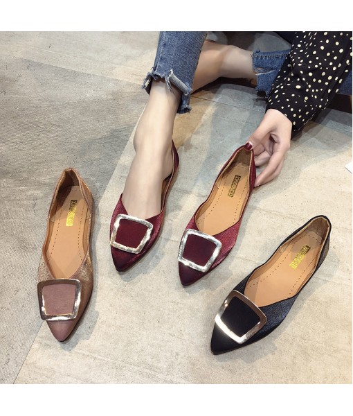 2020 autumn and summer Hanwang red pointed low heel flat bottom metal buckle retro grandma shoes single shoes solid women's shoes
