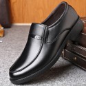 Autumn and winter new business dress round head men's leather shoes men's Korean casual round head black leather shoes men's work shoes