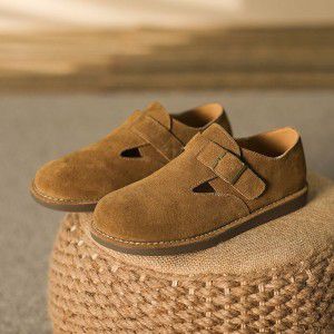 Wearing leather and velvet casual flat sole shoes for women, versatile retro soft soled Boken shoes