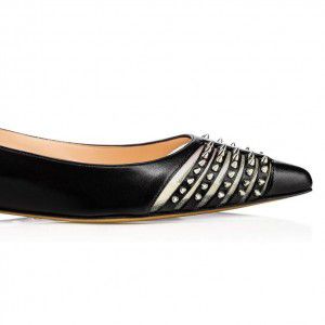 One foot black flat bottomed riveted women's singles, pointed ballet shoes